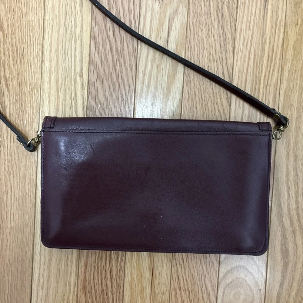 Vintage Convertible Burgundy Leather Crossbody Bag‎